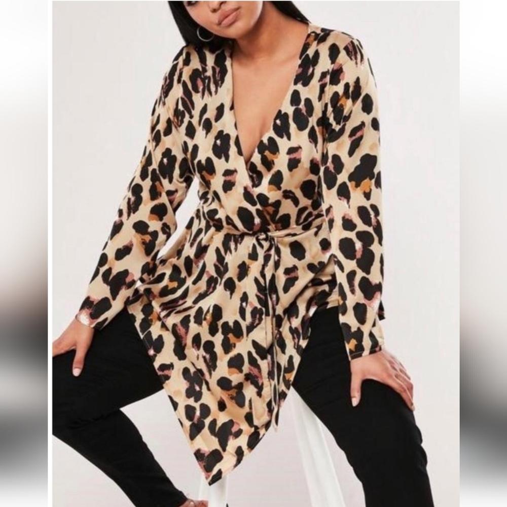 MISSGUIDED Plus Brand SZ 18 long sleeve cheetah/leopard print pullover Blouse